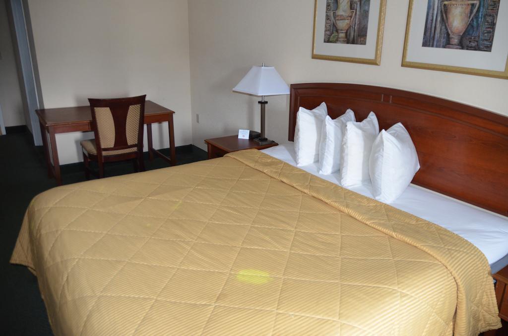 Rodeway Inn Chattanooga Bagian luar foto